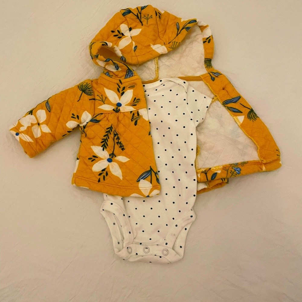 Carter’s NB 2 piece set -NEVER WORN